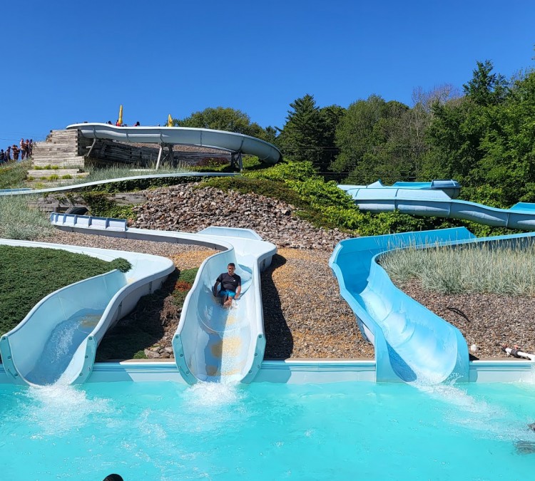 breezy-picnic-grounds-waterslides-photo